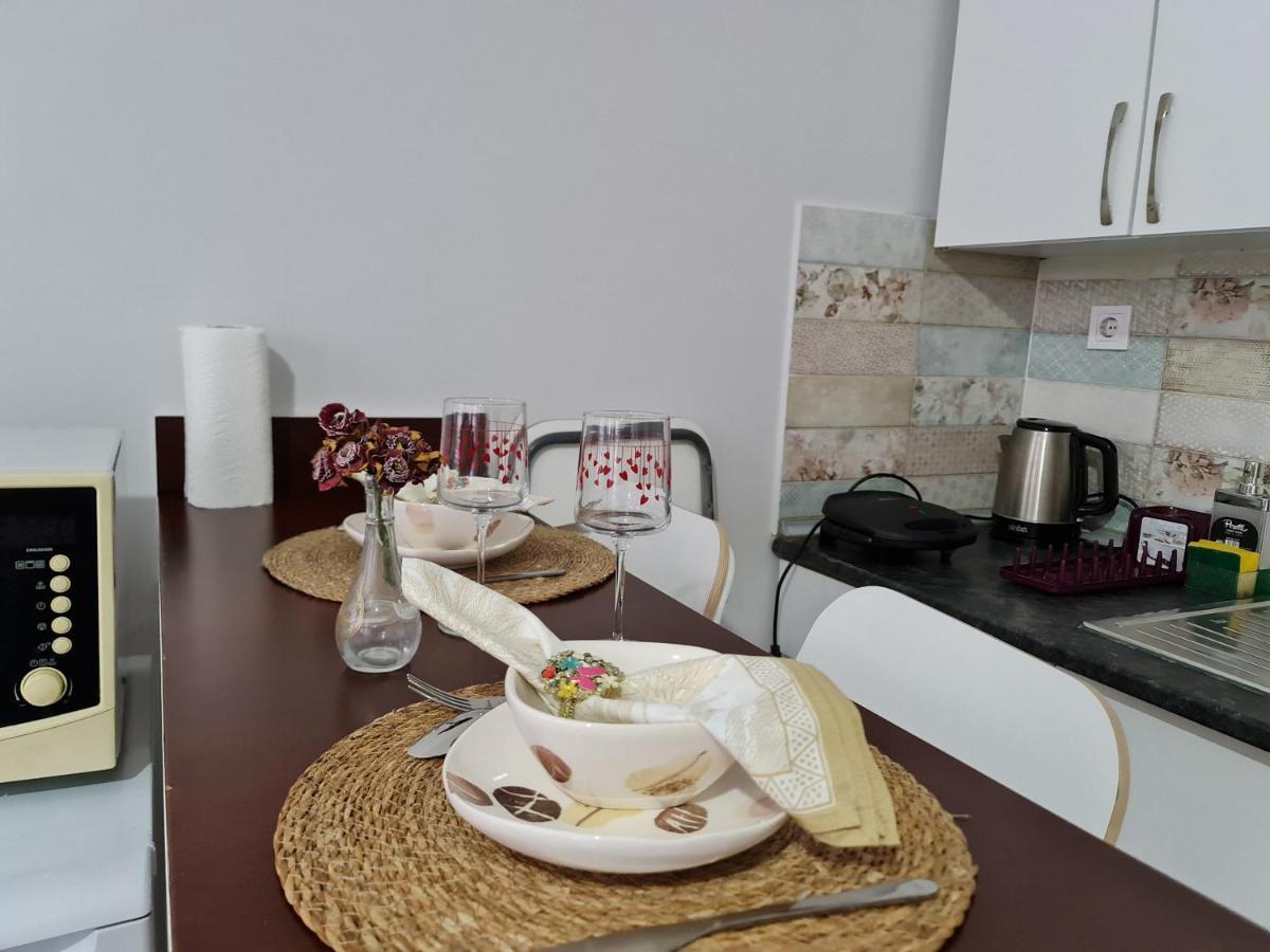 Peramira Apartment อิสตันบูล ภายนอก รูปภาพ